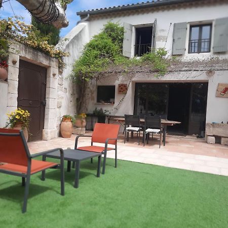 Mas" La Maison De Mon Pere " Proche Avignon A Pujaut Exterior photo