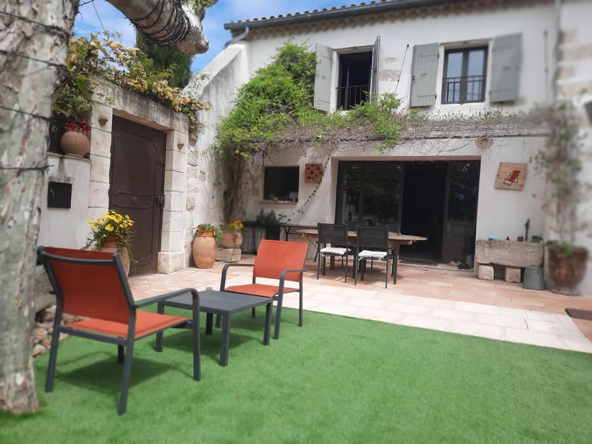 Mas" La Maison De Mon Pere " Proche Avignon A Pujaut Exterior photo